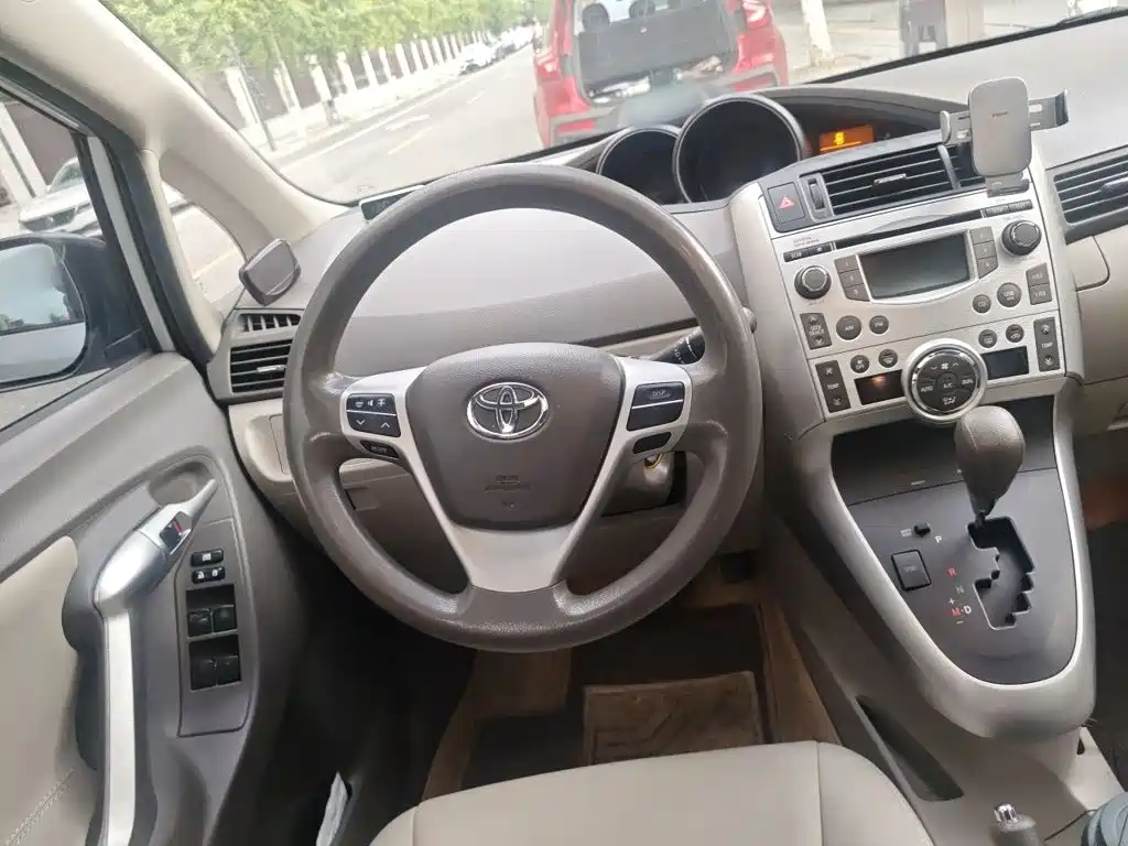 Toyota Verso — миниатюра 11