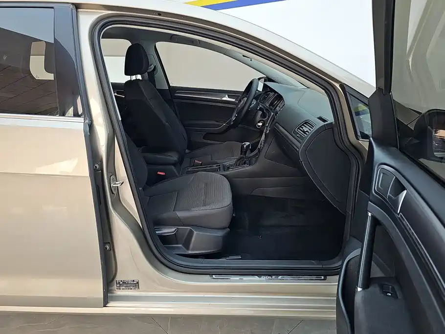 Volkswagen Golf — миниатюра 8