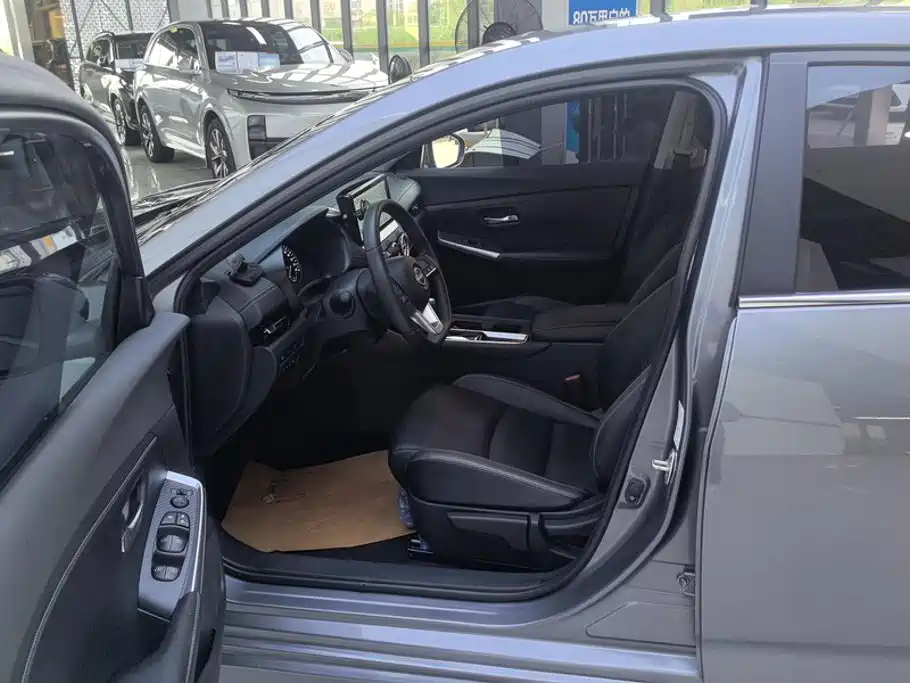 Nissan Sylphy — миниатюра 9