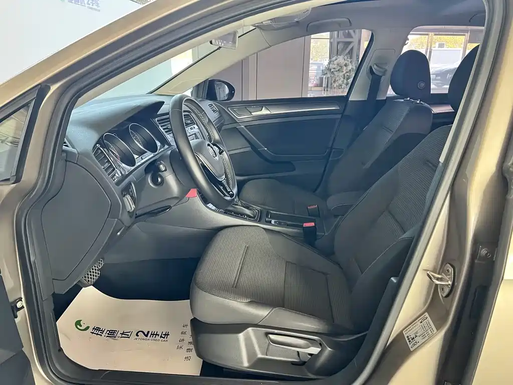 Volkswagen Golf — миниатюра 13