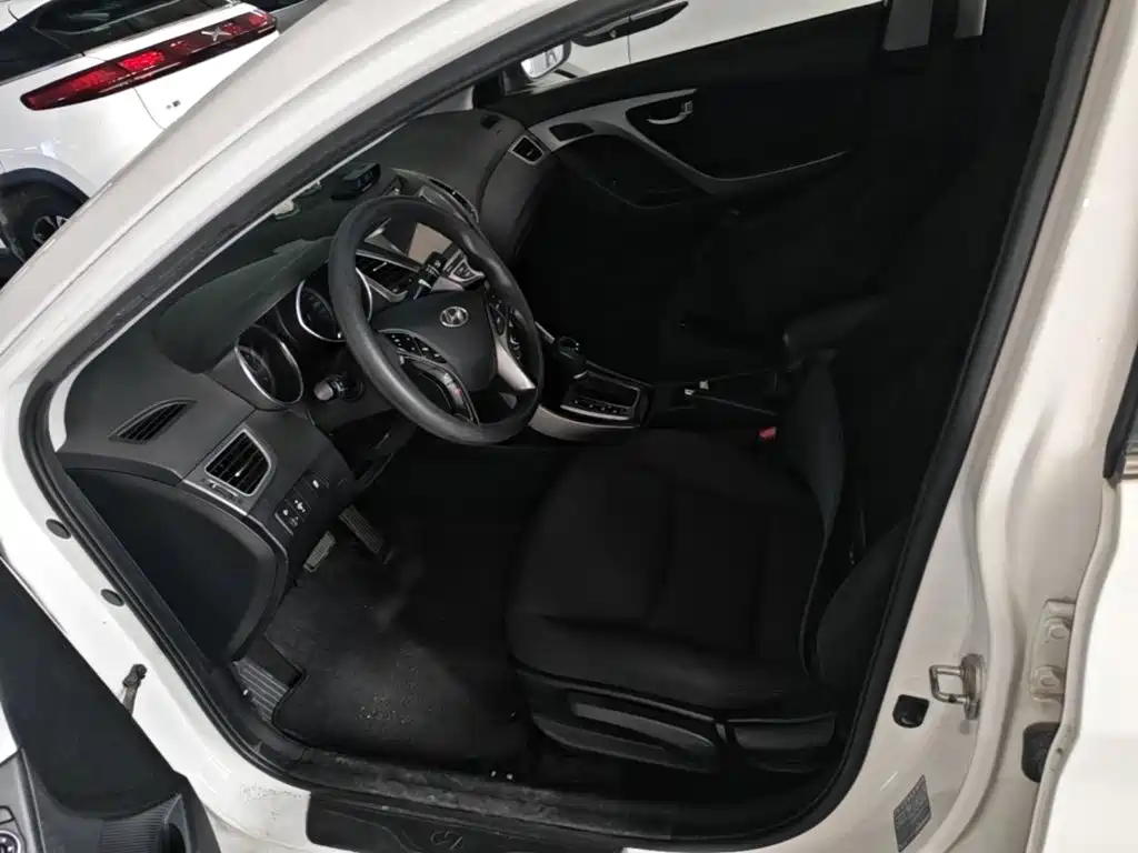 Hyundai Elantra Langdong — миниатюра 15