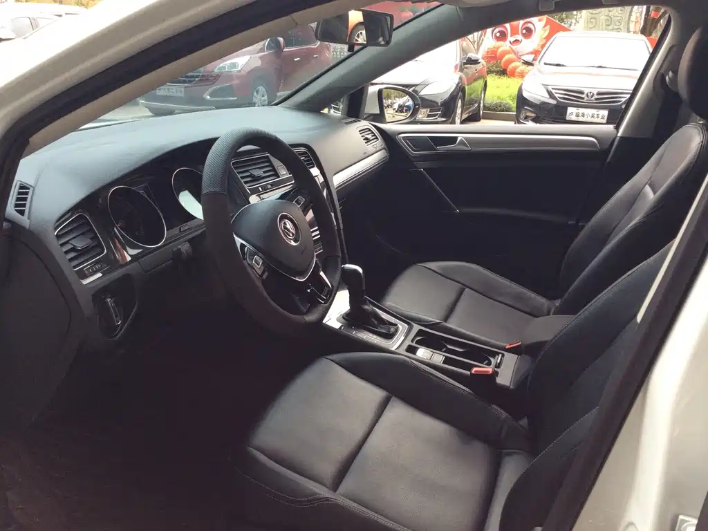 Volkswagen Golf 2019 200TSI DSG Comfort V