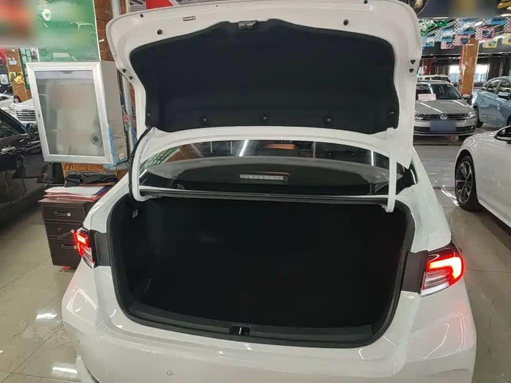 Toyota Corolla — миниатюра 19