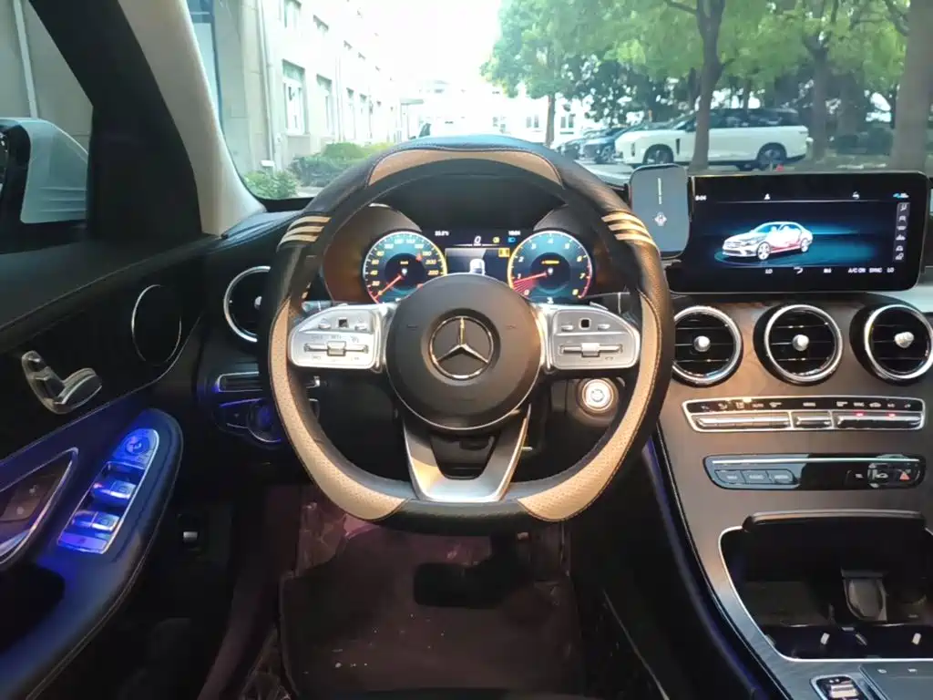 Mercedes-Benz C-Class — миниатюра 11