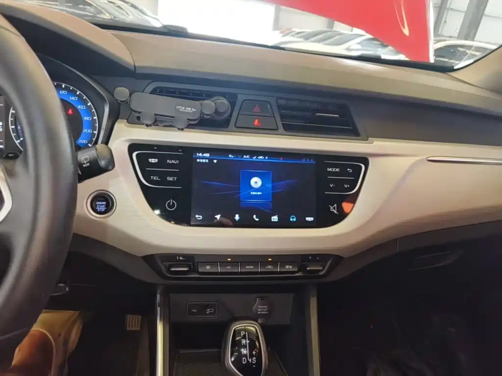 Geely Vision X3 — миниатюра 13
