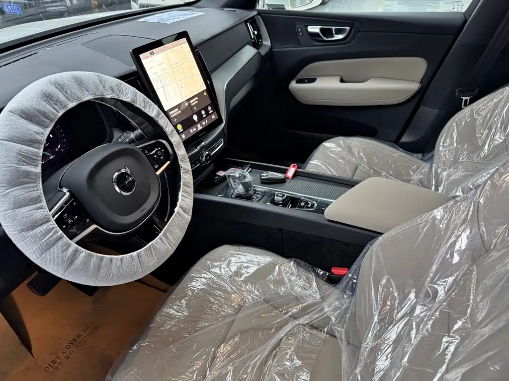 Volvo XC60 2026 B5 Luxury