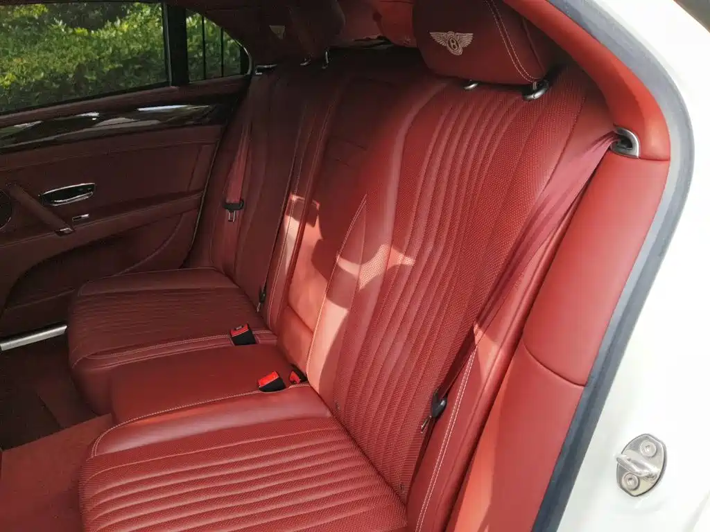 Bentley Flying Spur — миниатюра 15