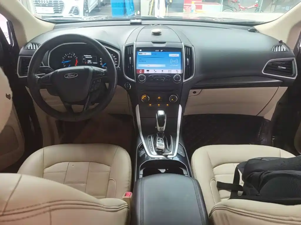Ford Edge — миниатюра 10