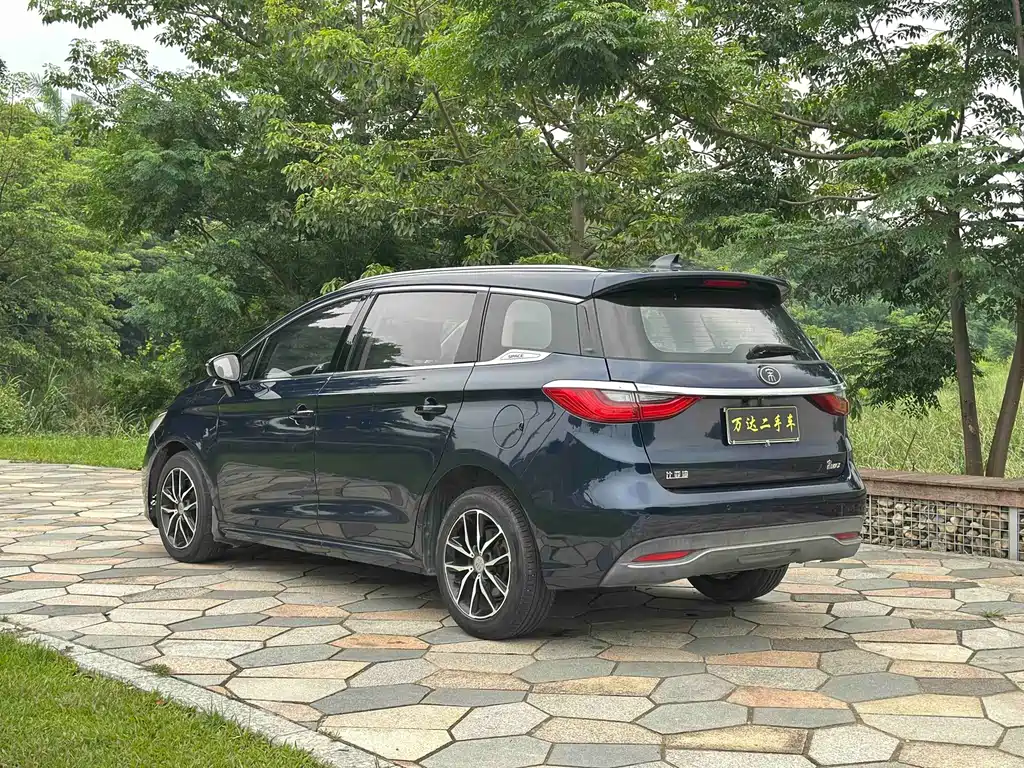 BYD MAX — миниатюра 6
