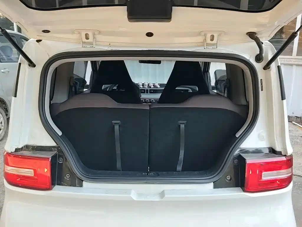 Wuling MINIEV — миниатюра 19