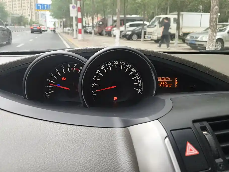 Toyota Verso — миниатюра 14