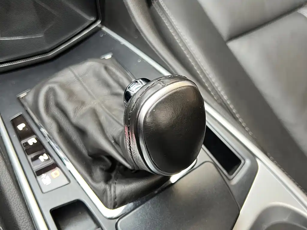Cadillac SRX — миниатюра 14