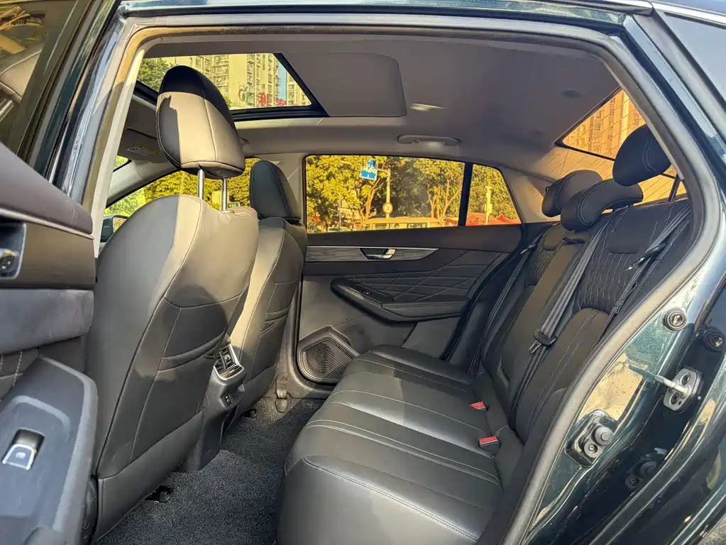 DONGFENG YI HYUN MAX