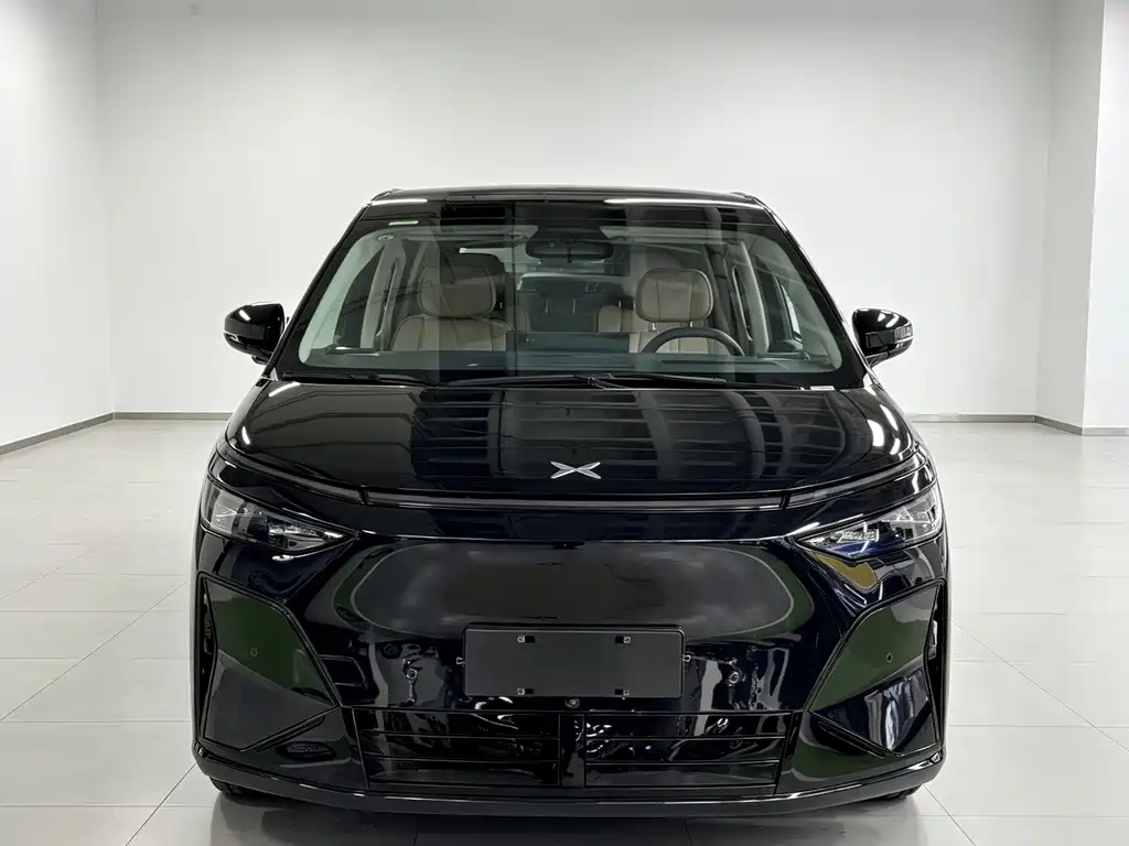 XPeng X9 — миниатюра 2