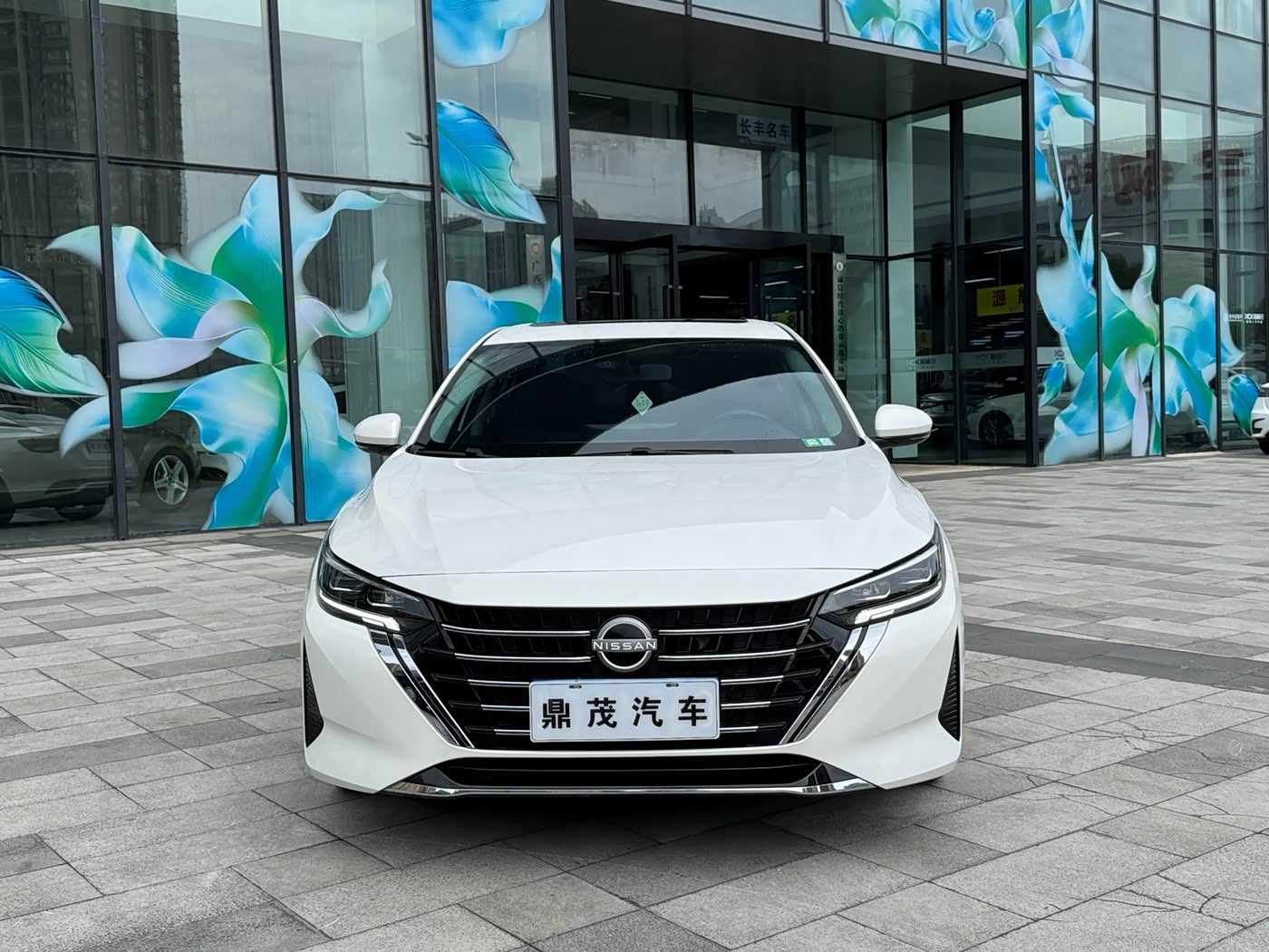 Nissan Sylphy 1.6 л 2025 г. Белый, пробег 15000 км