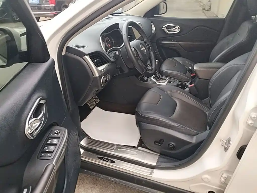 Jeep Cherokee — миниатюра 16