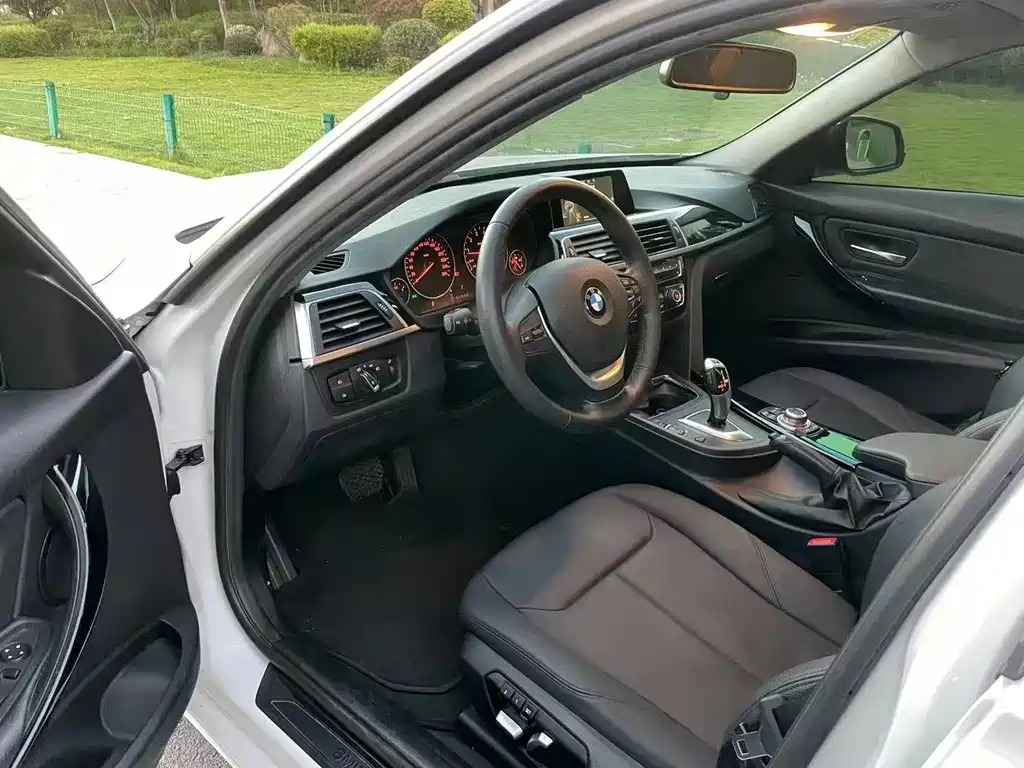 BMW 3 Series — миниатюра 7