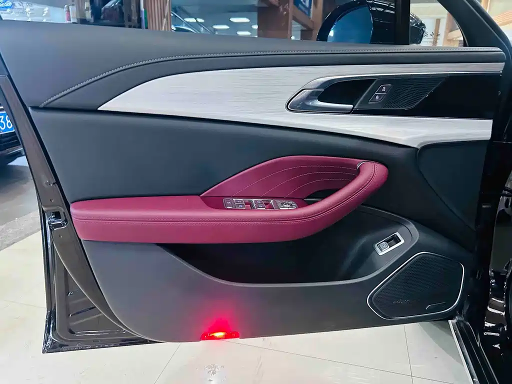 Hongqi Hongqi H5 — миниатюра 14