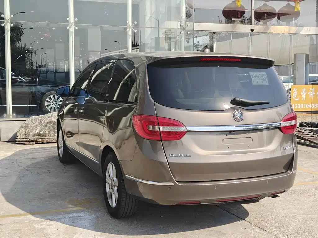 Buick GL8 — миниатюра 10