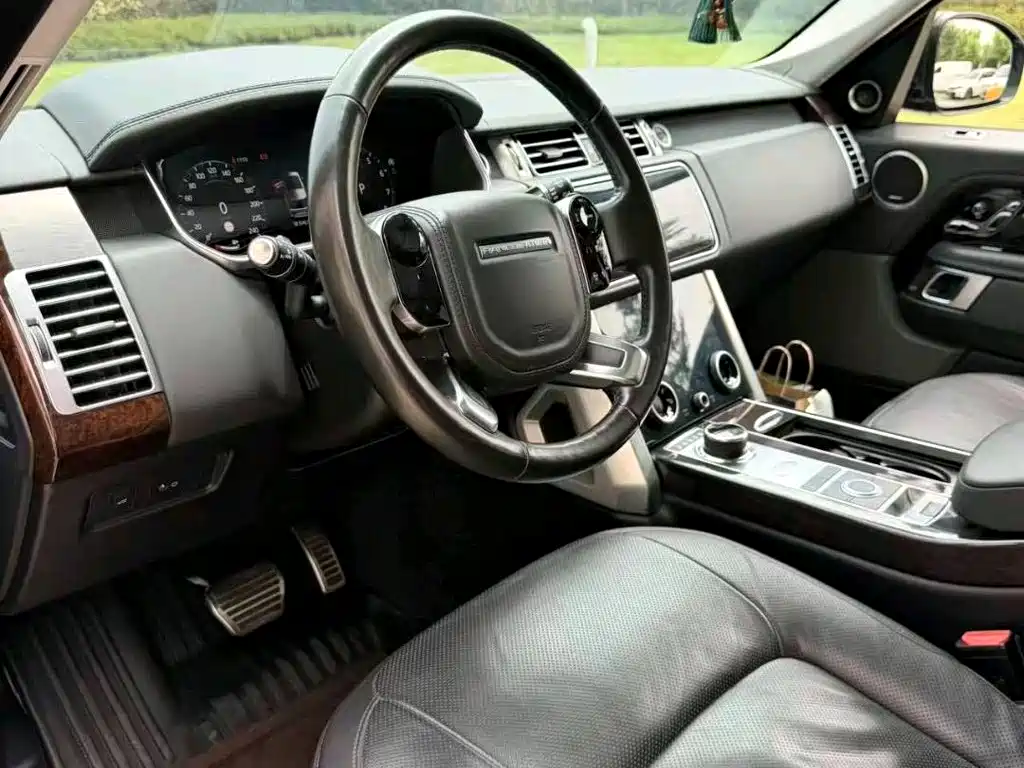 Land Rover Range Rover — миниатюра 5