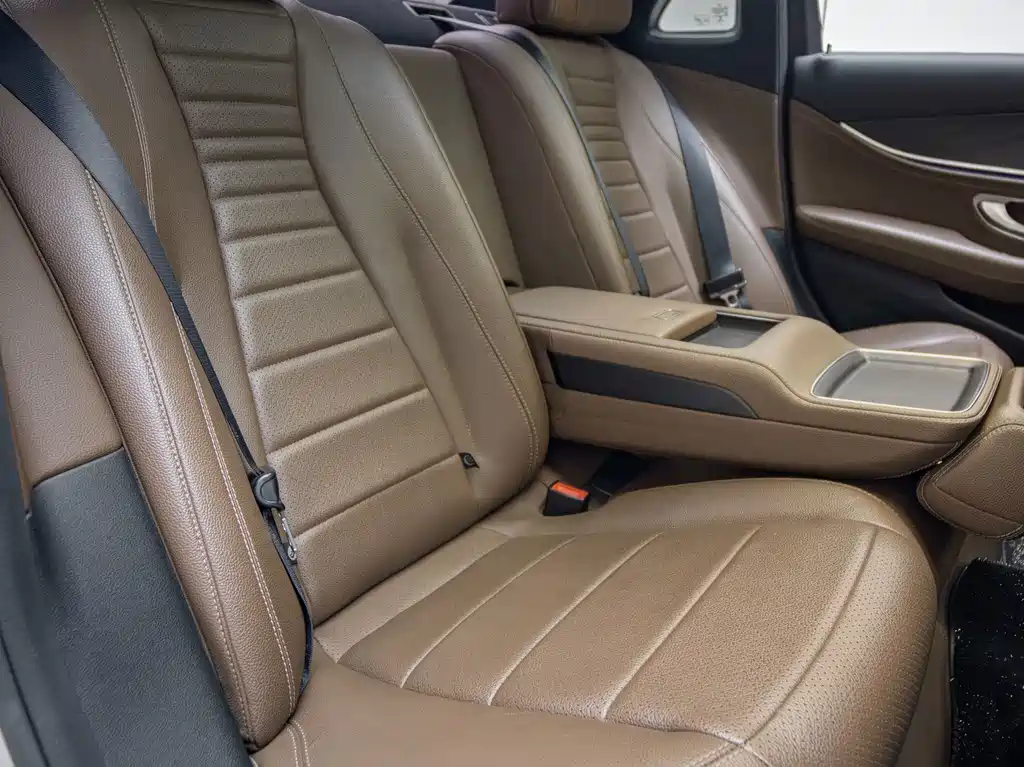 Mercedes-Benz E-Class — миниатюра 15