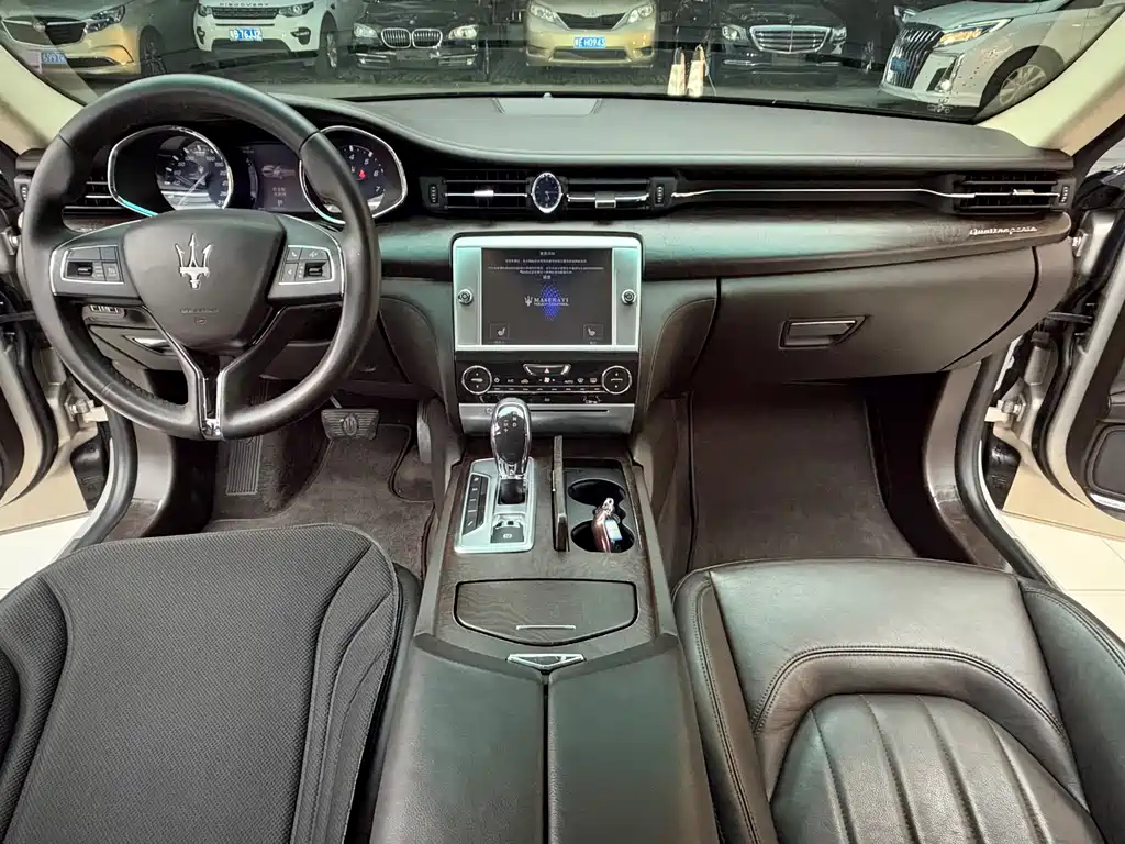 Maserati Quattroporte — миниатюра 8