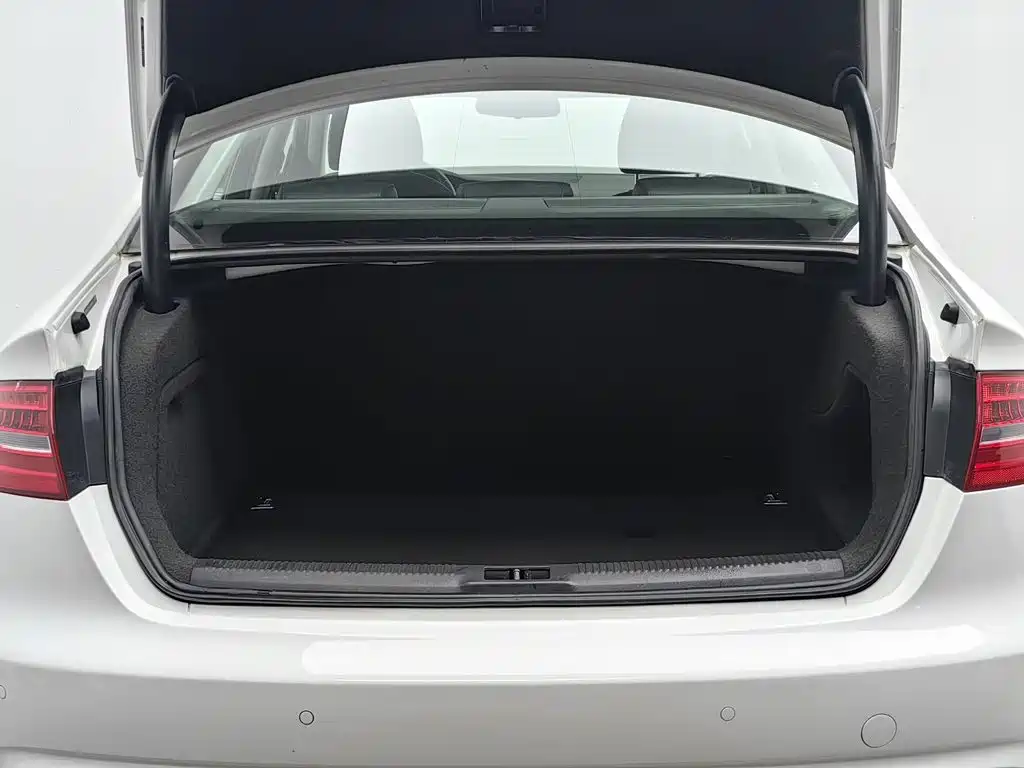 Audi A4L — миниатюра 16