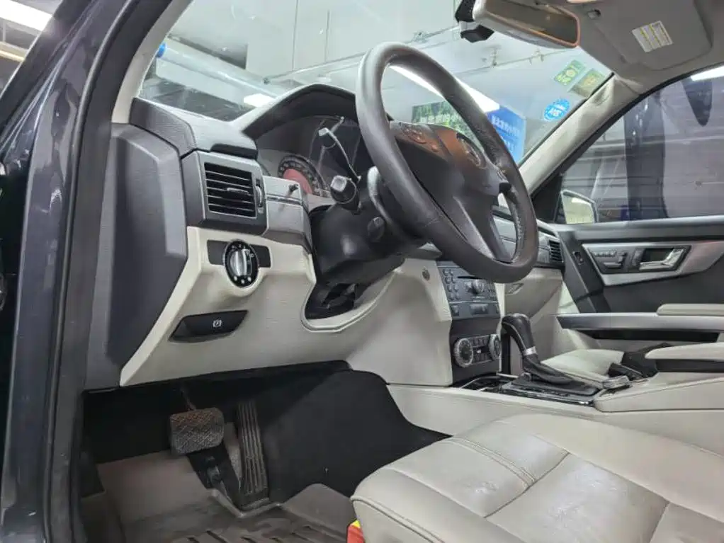 Mercedes-Benz GLK-Class (Import) — миниатюра 6