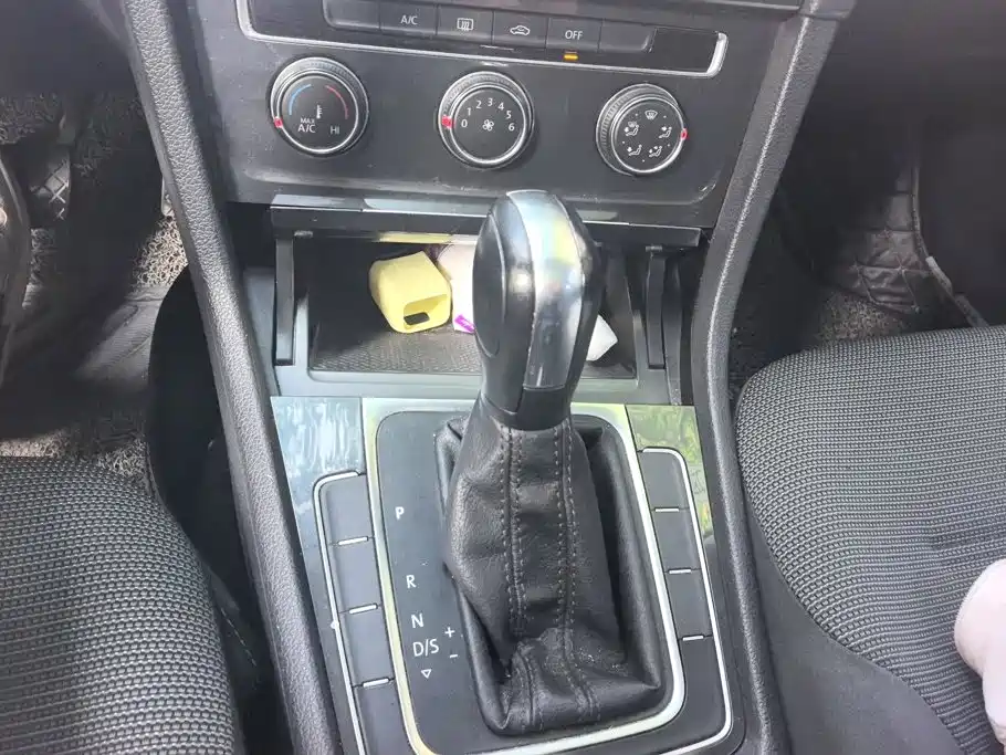 Volkswagen Golf — миниатюра 16