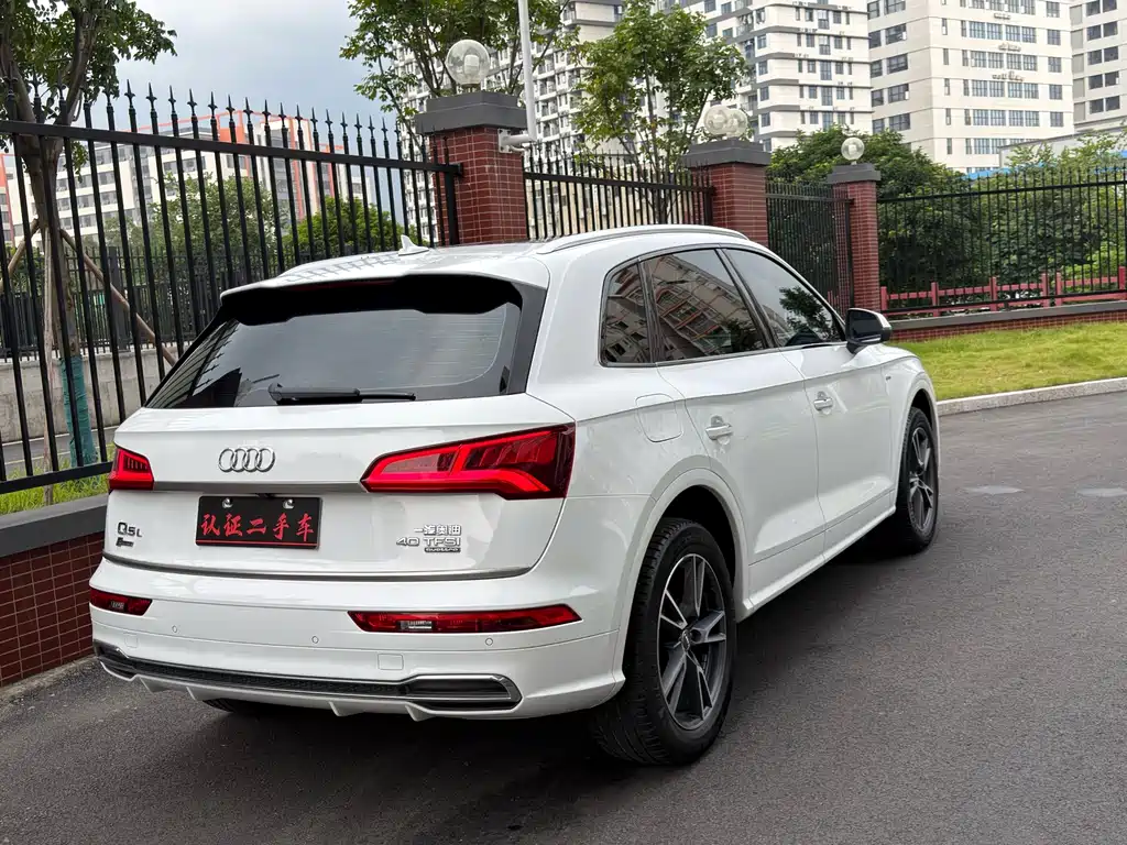 Audi Q5L — миниатюра 5
