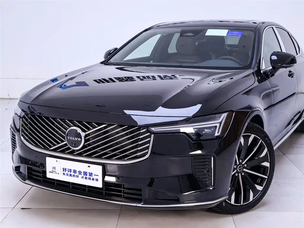 Volvo S90 2026 B5 Luxury