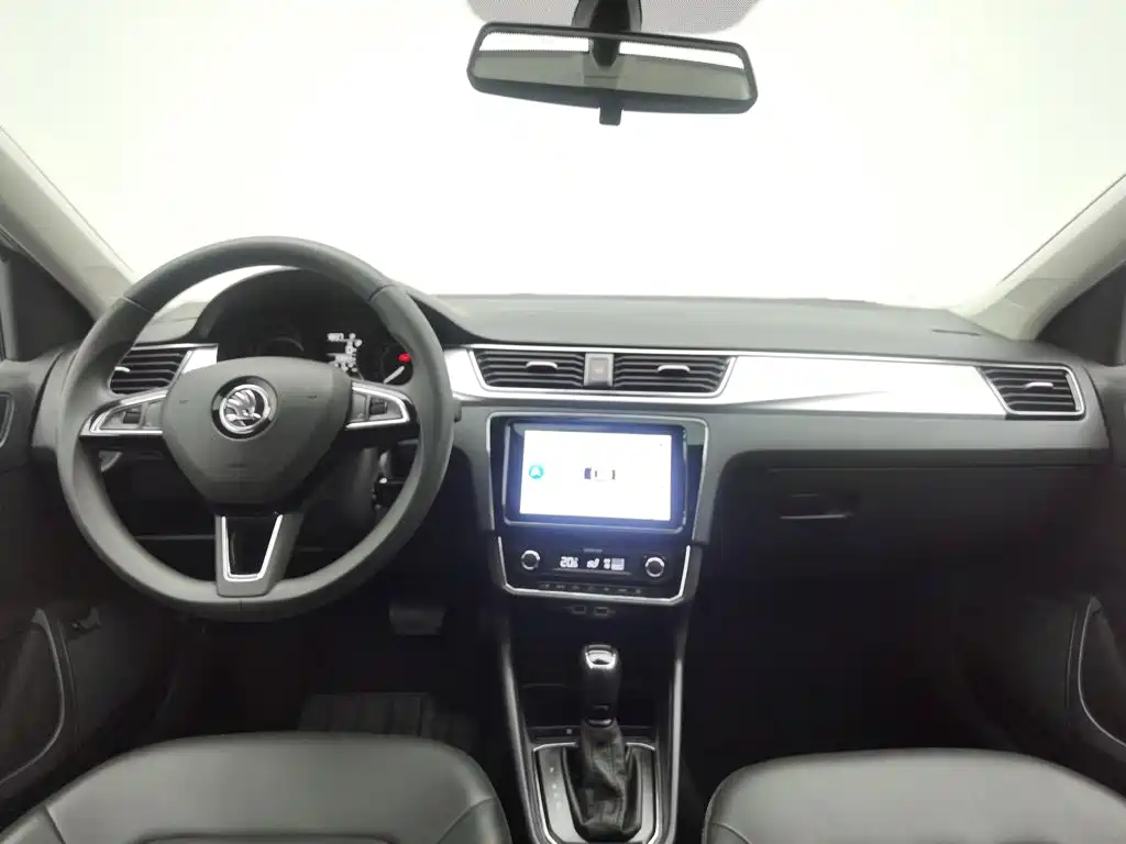 Skoda Rapid — миниатюра 5