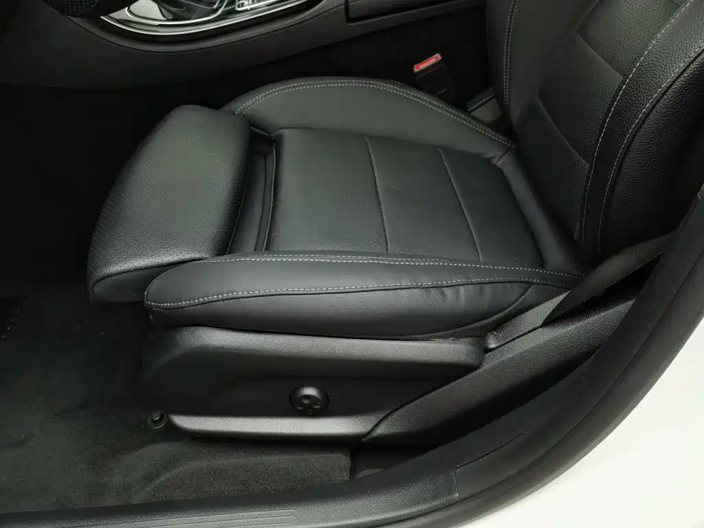 Mercedes-Benz E-Class — миниатюра 20