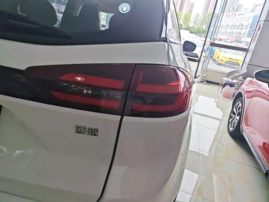 Geely Boyue — миниатюра 8