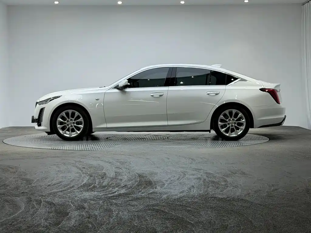 Cadillac CT5 — миниатюра 5