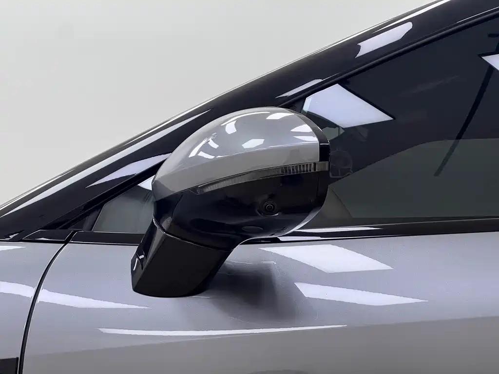 BYD L EV — миниатюра 11