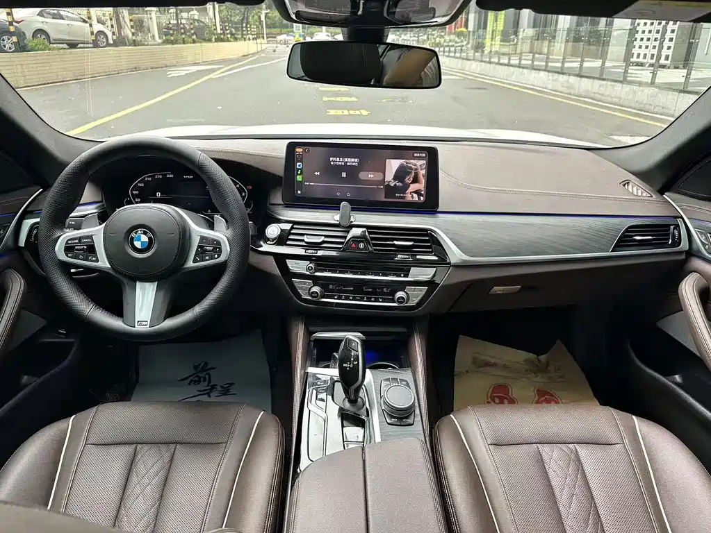 BMW 5 Series — миниатюра 5