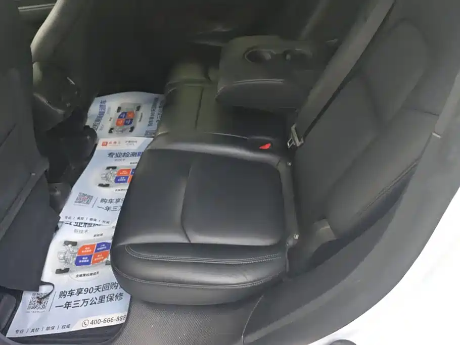 Tesla Model Y — миниатюра 11
