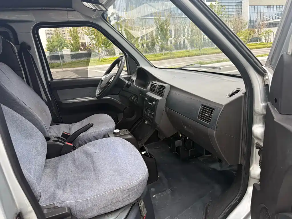 Wuling Rongguang EV — миниатюра 5