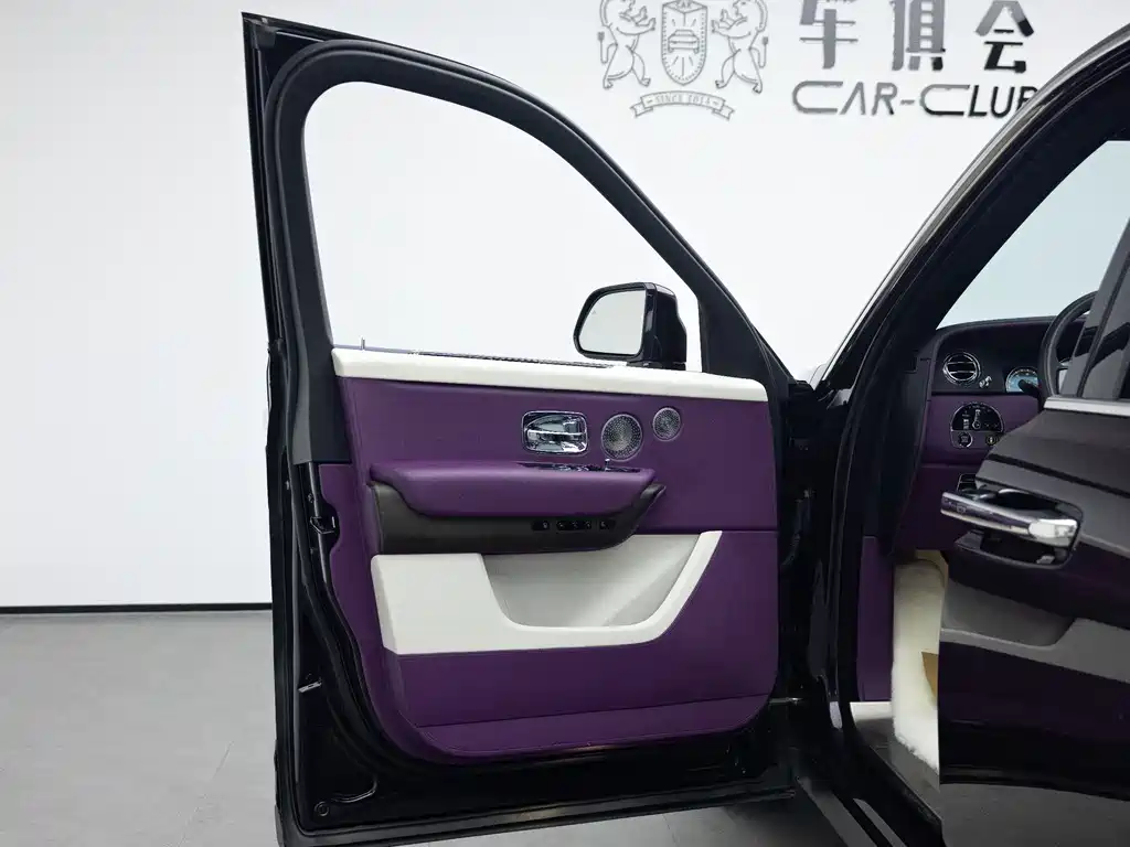Rolls-Royce Cullinan 2018 мест