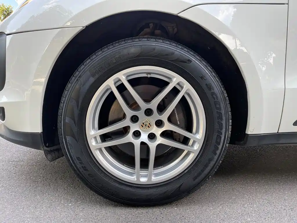 Porsche Macan — миниатюра 10