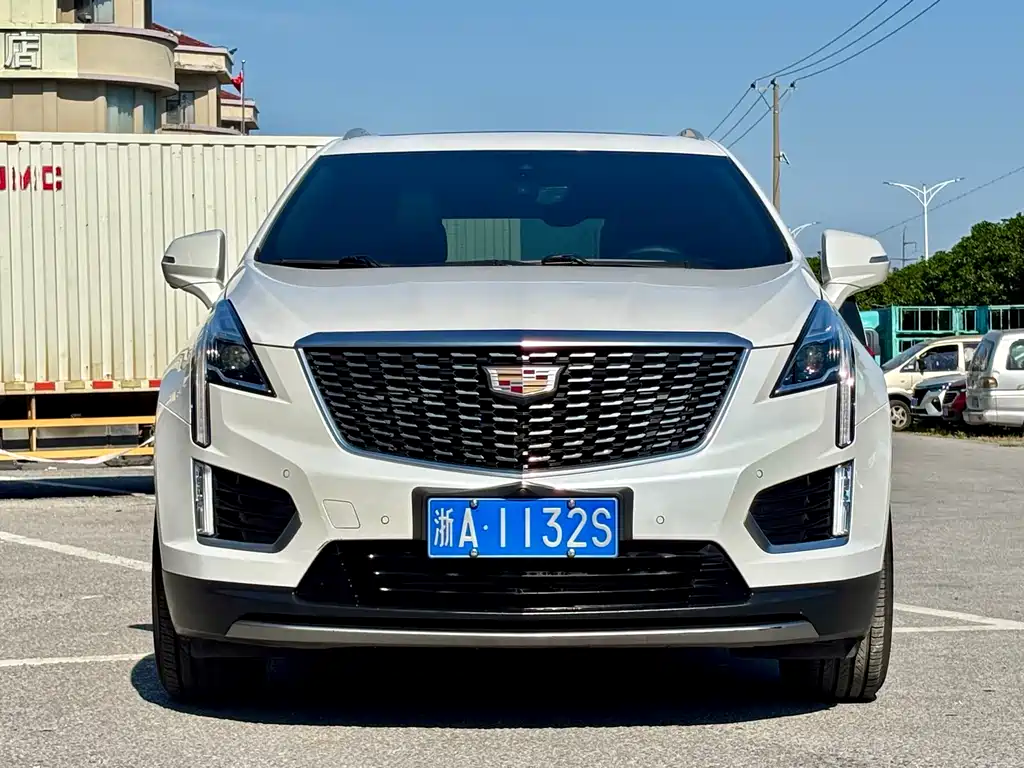 Купить Cadillac XT5