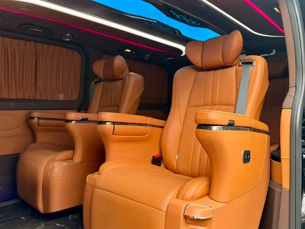 Toyota HiAce 2025 3.5L AT