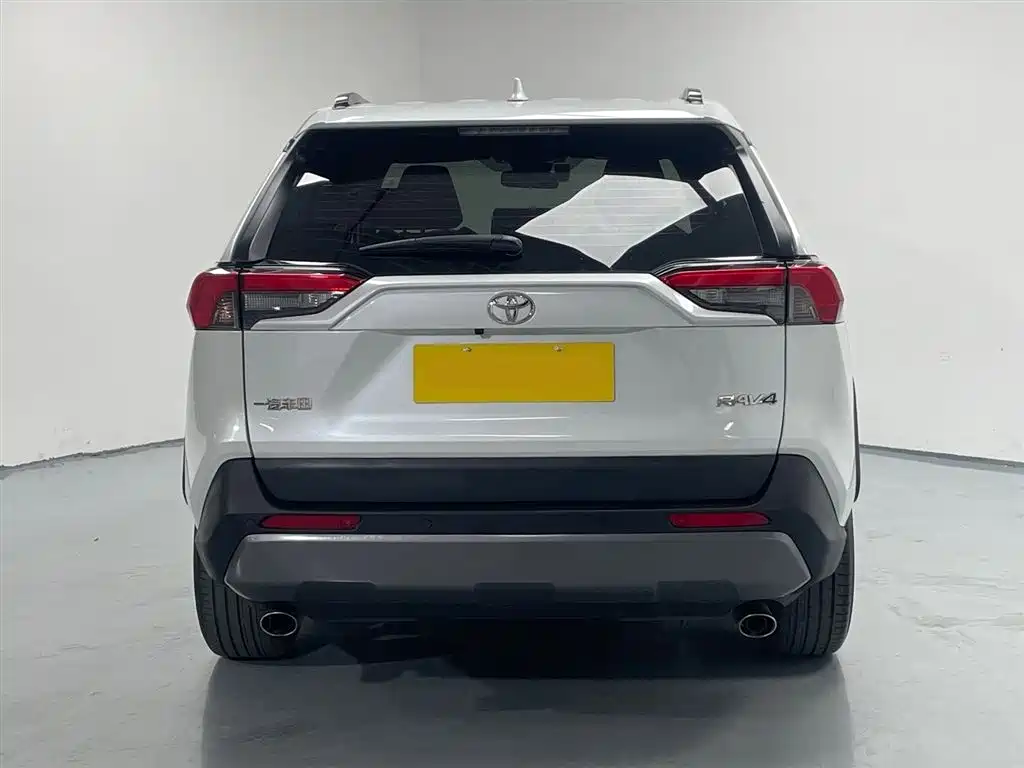 Toyota RAV4 2021 2.0L CVT PLUS