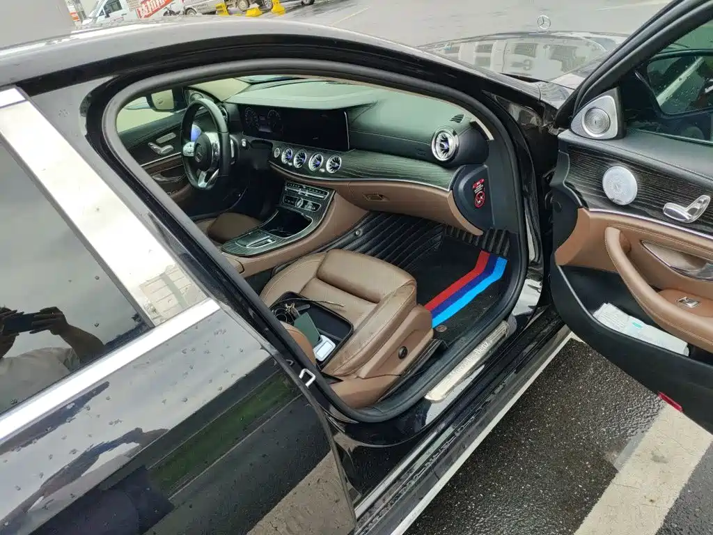 Mercedes-Benz E-Class — миниатюра 20
