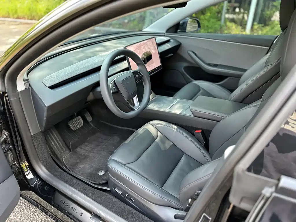 Tesla Model 3 — миниатюра 9