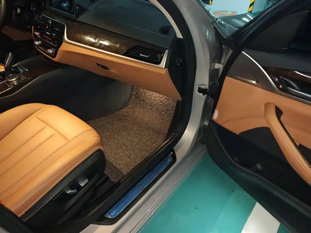 BMW 5 Series — миниатюра 20