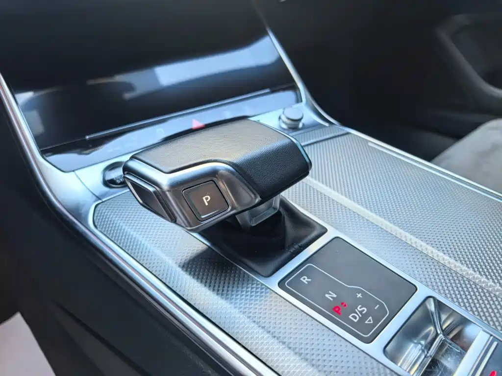 Audi A6L — миниатюра 12