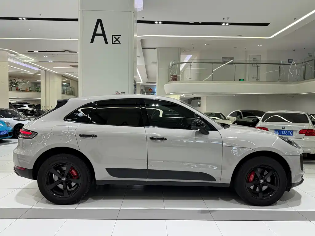 Porsche Macan — миниатюра 5