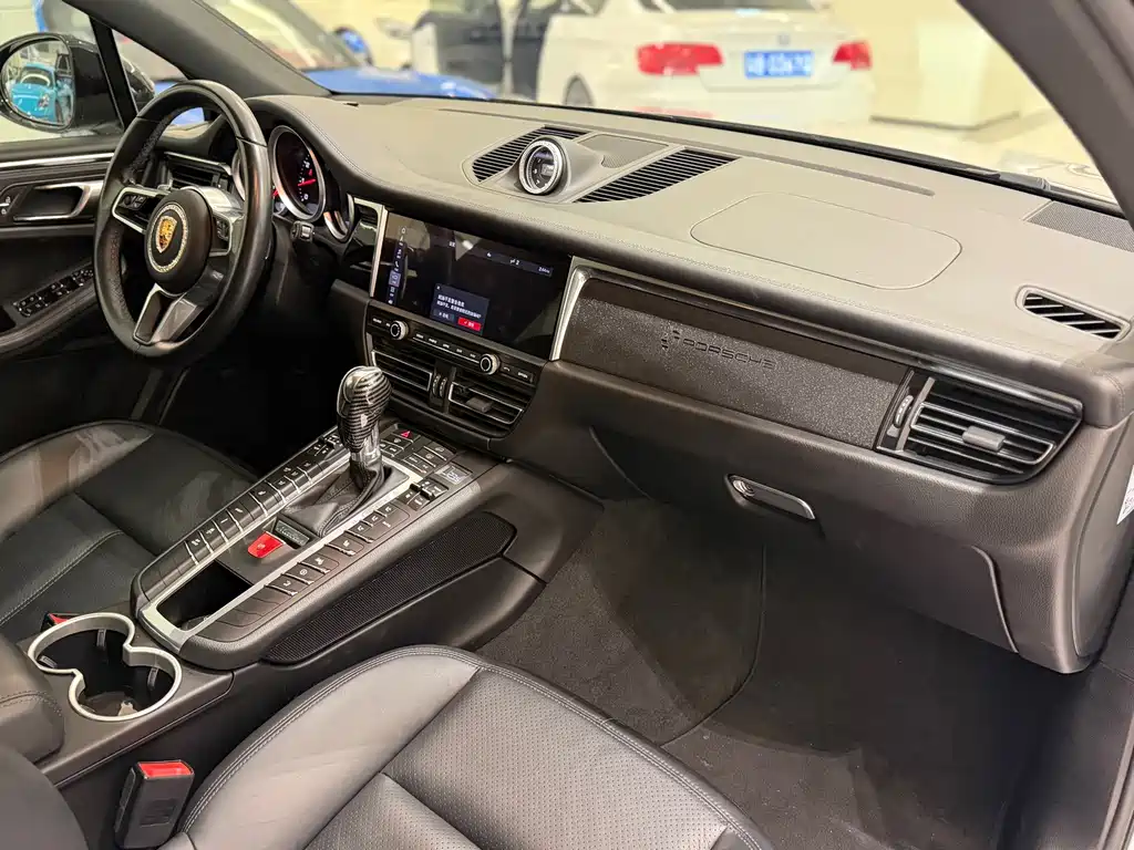 Porsche Macan — миниатюра 17